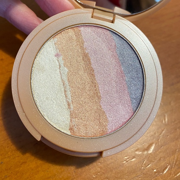 Tarte Rainbow Highlighter Spellbound Glow - Picture 8 of 16